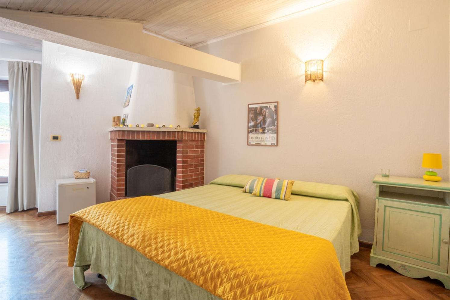 Maxi Paradiso - Guest House A Due Passi Dal Lago Trasimeno Torricella  Bagian luar foto