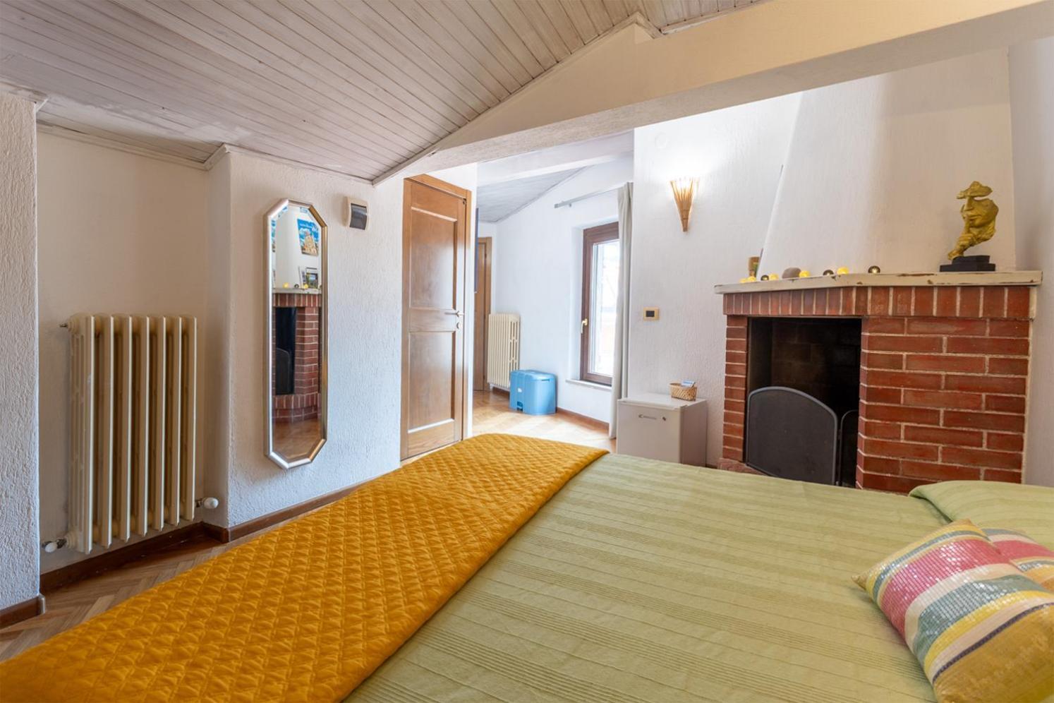 Maxi Paradiso - Guest House A Due Passi Dal Lago Trasimeno Torricella  Bagian luar foto
