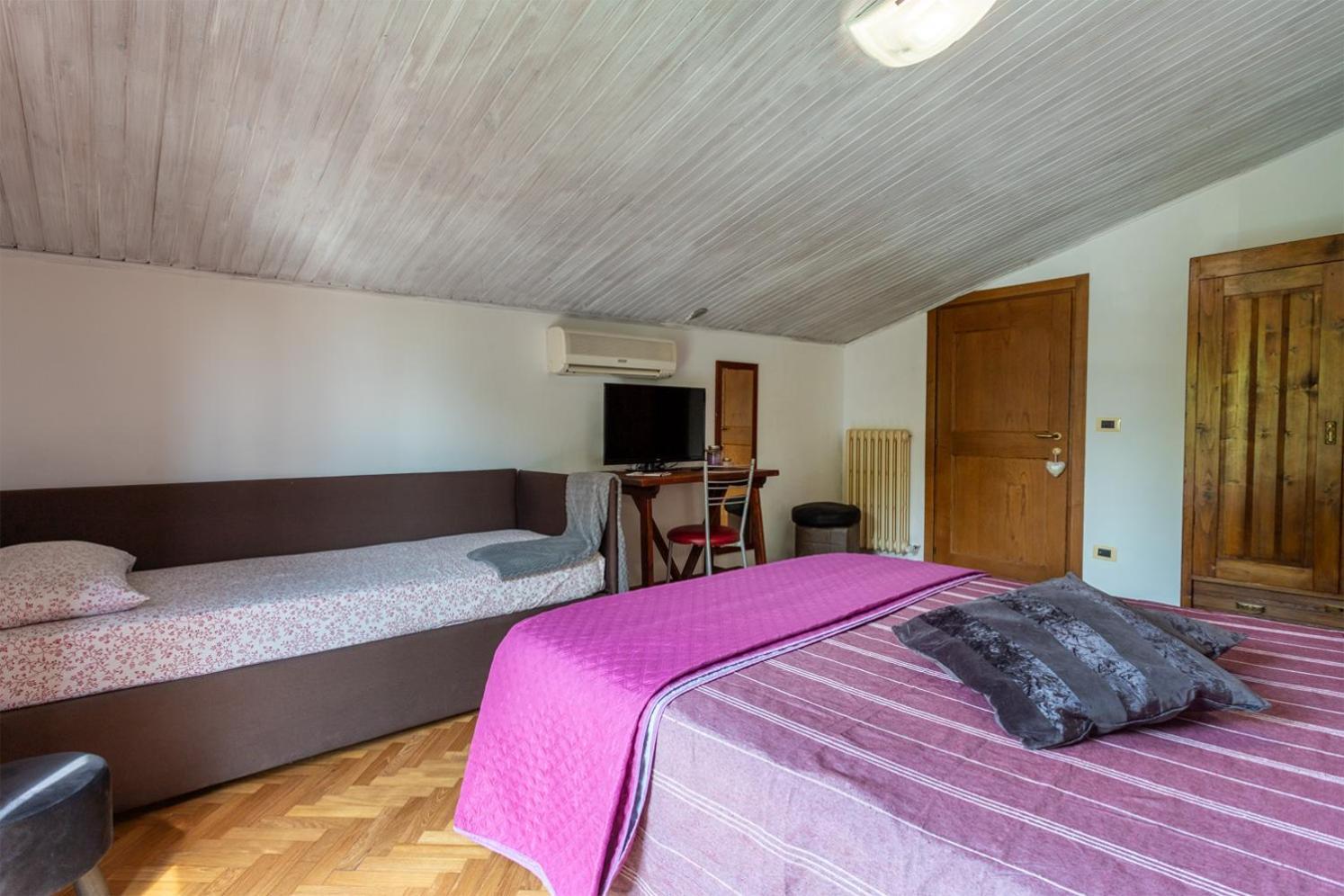 Maxi Paradiso - Guest House A Due Passi Dal Lago Trasimeno Torricella  Bagian luar foto